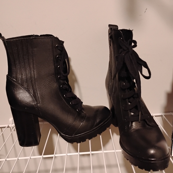 Steve Madden Booties - Picture 6 of 10